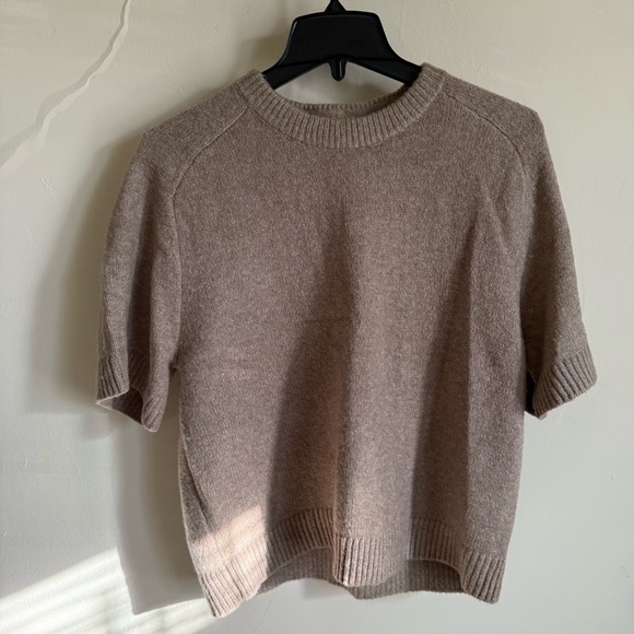 🆕 The A&F Madeline Crew Sweater Tee - Picture 4 of 7